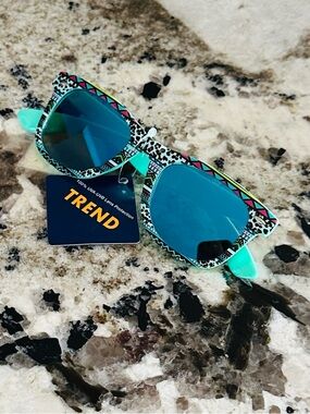 90’s Style Totally Awesome Turquoise Blue Mirrored Lens Patterned Sunglasses
